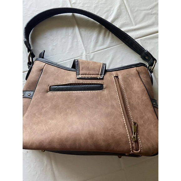 CCW Leather & Rhinestone Women's Purse- Brand New- Lots‎ Of Pockets - Picture 2 of 8